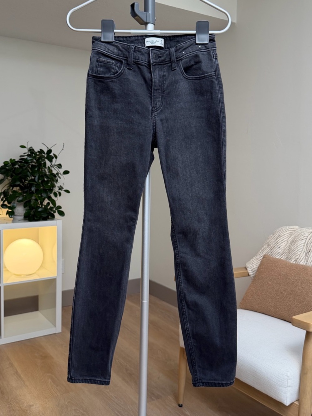 Women’s | Abercrombie & Fitch The Skinny High Rise Jeans Black | 25/0